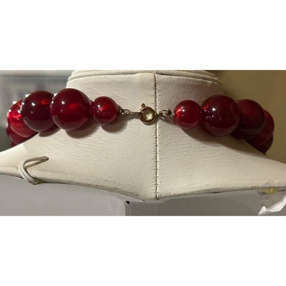 Red Color Fashion Jewelry Plastic Beaded Necklace 8.5 Inches Long (READ) - Picture 3 of 4